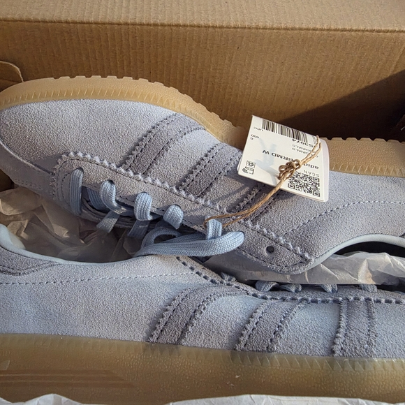 Adidas Womens Light Blue Sneakers Size 7.5 Or 6 - Picture 9 of 9